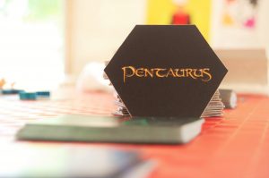 Loseta hexagonal de Pentaurus: Quest For Pentanium